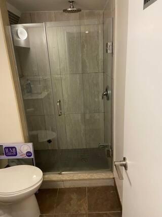 Basemewnt Room With Private Bathroom 36C Toronto Exterior photo
