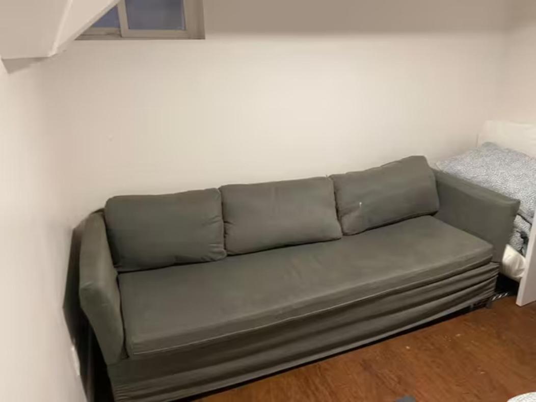 Basemewnt Room With Private Bathroom 36C Toronto Exterior photo