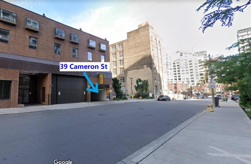 Basemewnt Room With Private Bathroom 36C Toronto Exterior photo